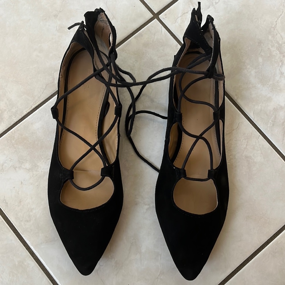 Tie Up Flats